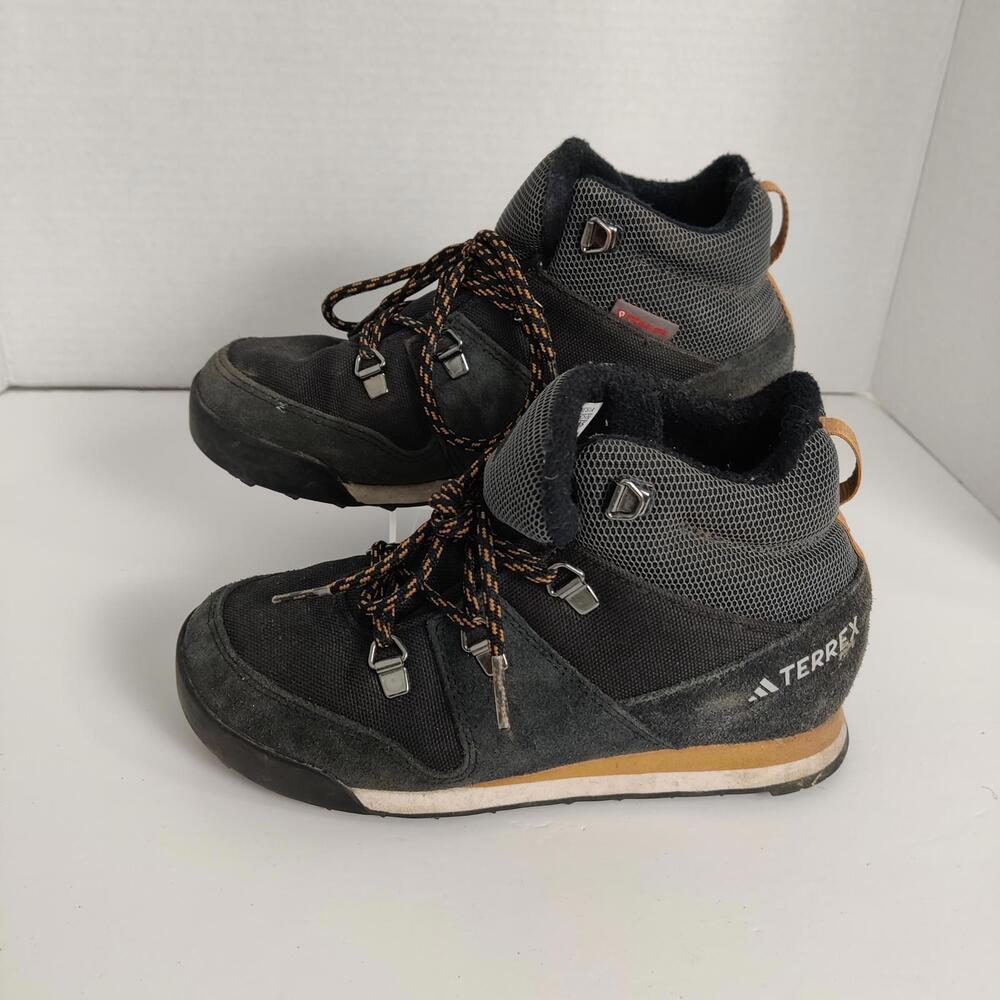 Adidas Unisex Child Terrex Climawarm Snowpitch Walking Shoe Size 2